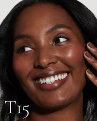 block The white pod packaging of Seamless Skin Enhancing Tint by Lisa Eldridge