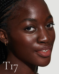 block The white pod packaging of Seamless Skin Enhancing Tint by Lisa Eldridge